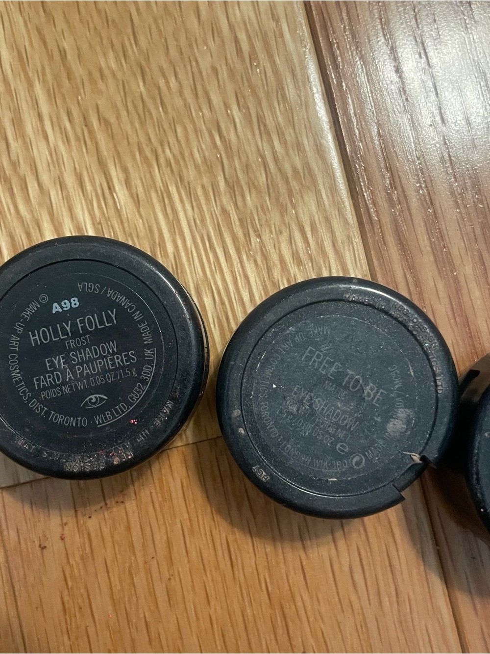 MAC Cosmetics Eyeshadow Trio — Shimmer Red, Matte Pink, Electric Blue - Picture 6 of 8
